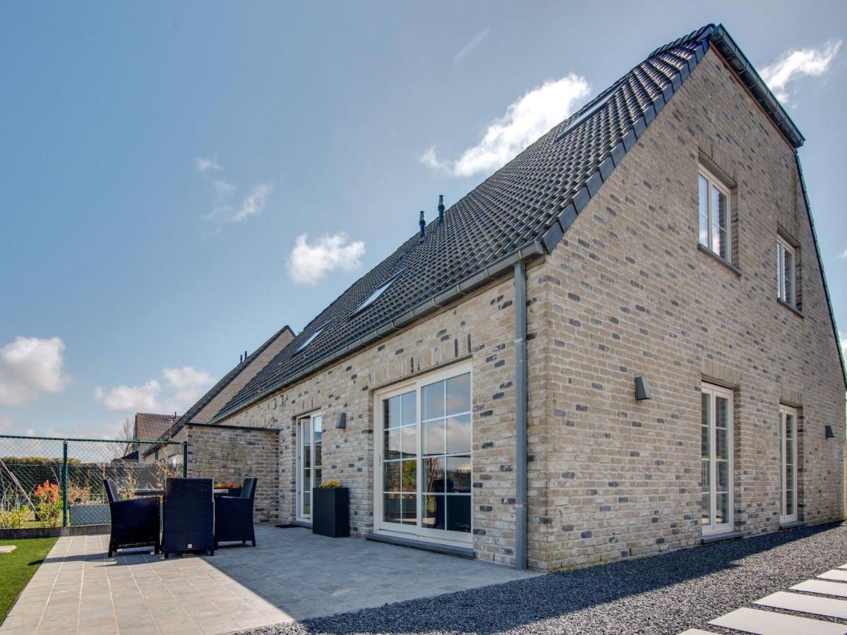 Modern Holiday Home In De Haan With Garden Екстер'єр фото