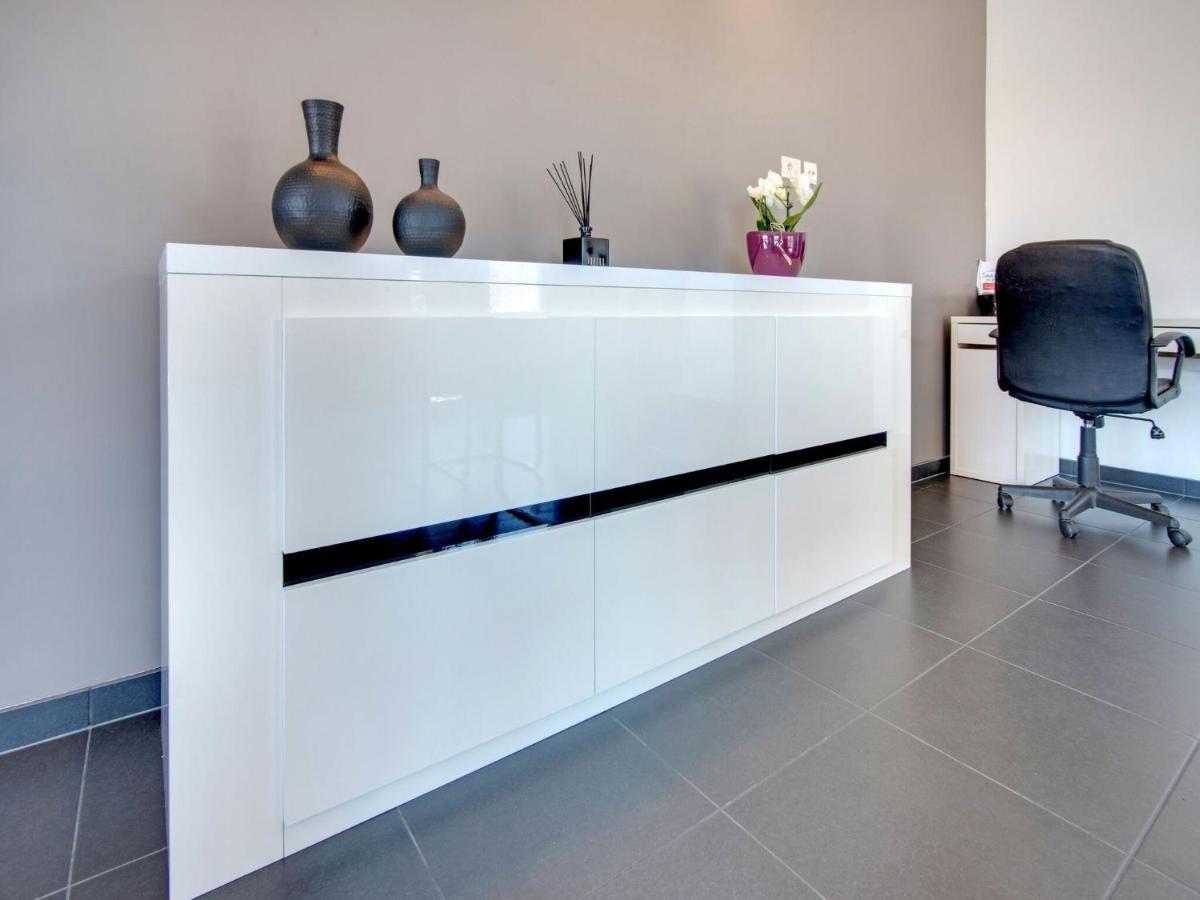 Modern Holiday Home In De Haan With Garden Екстер'єр фото